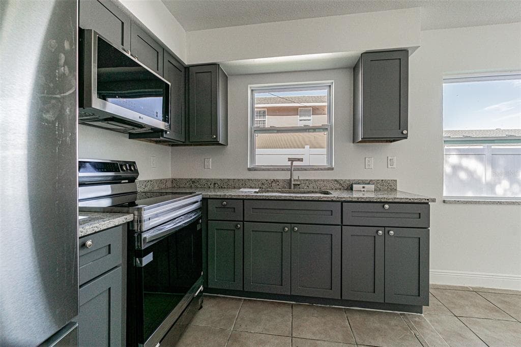 558 CLEARWATER LARGO ROAD N # 1, LARGO, FL 33770 — zdjęcie 4