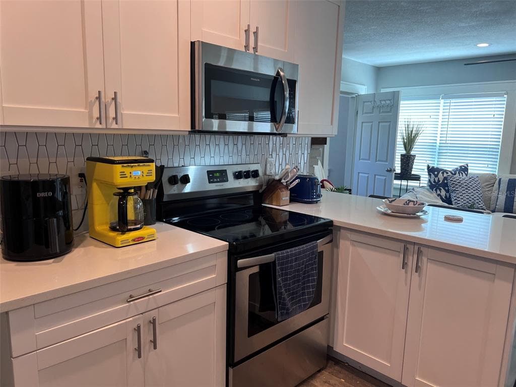 1137 HIGHLAND STREET S, ST PETERSBURG, FL 33701 — zdjęcie 2