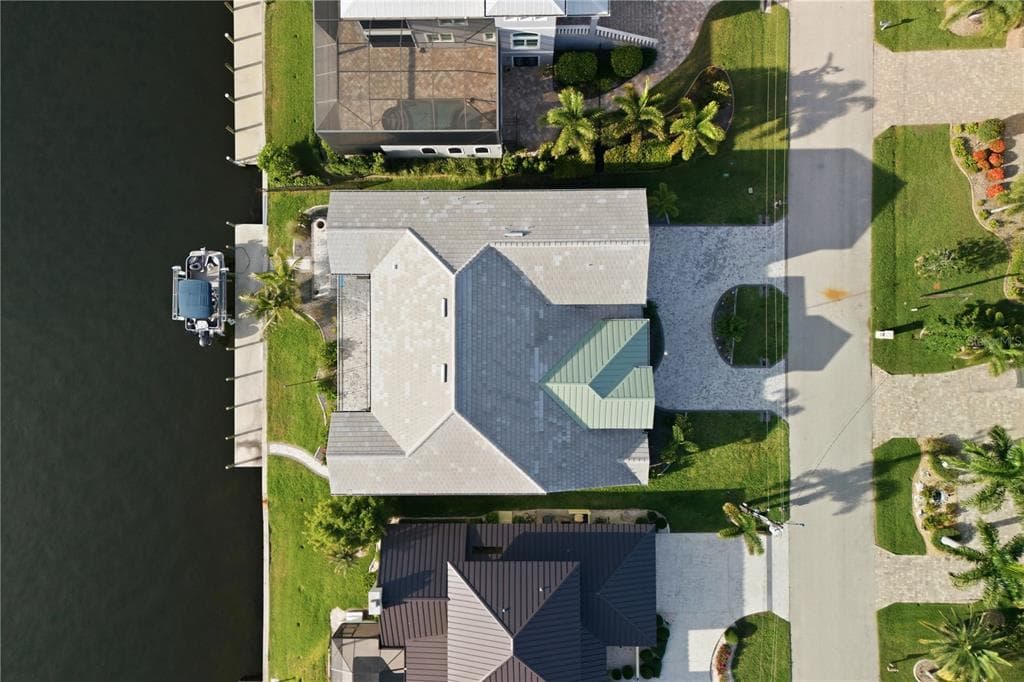 2139 PALM TREE DRIVE, PUNTA GORDA, FL 33950 — zdjęcie 5