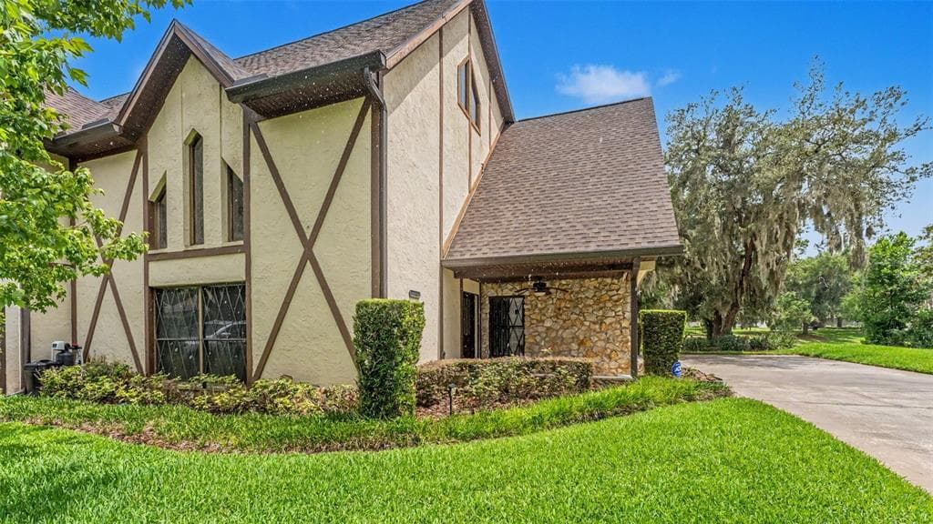 633 VICTORIA SQUARE LANE, LAKELAND, FL 33813