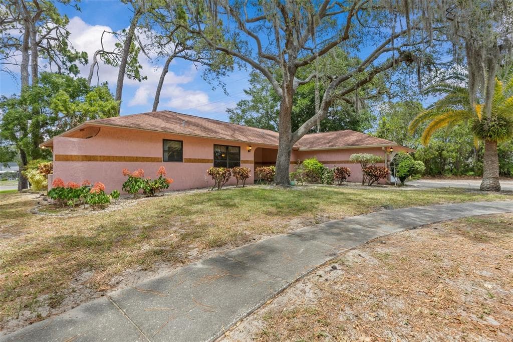 505 VILLAGE OAK DRIVE, TARPON SPRINGS, FL 34689