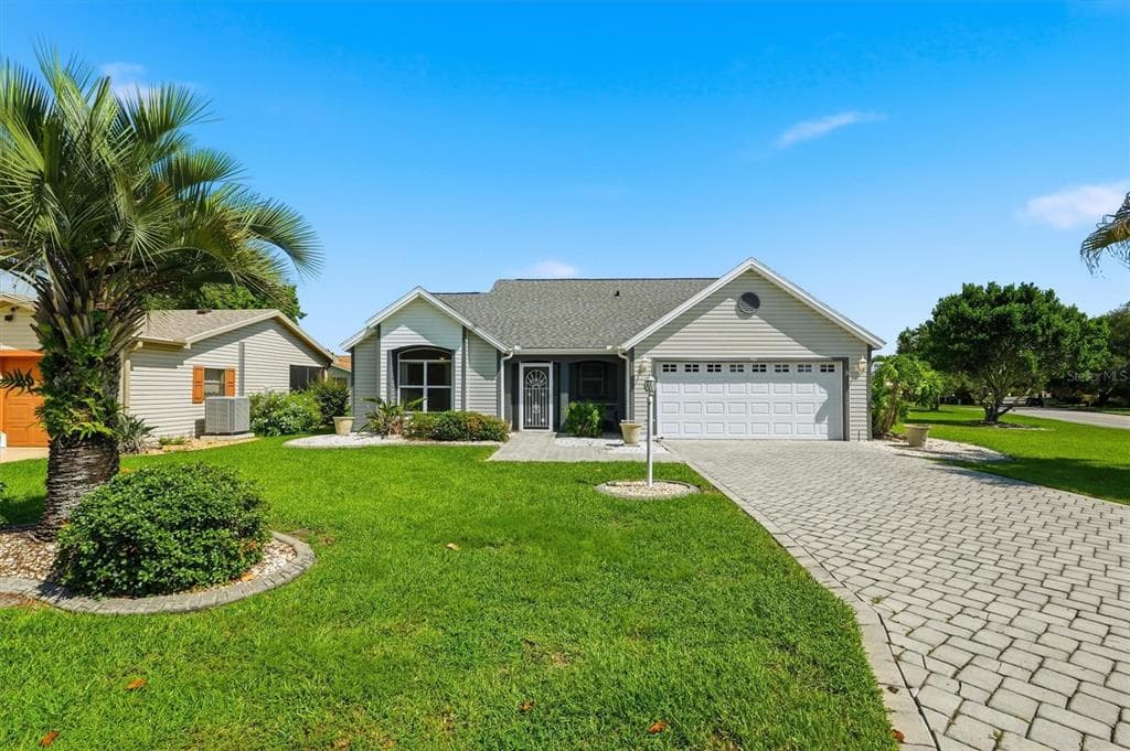 1260 GRANADA COURT, LADY LAKE, FL 32159