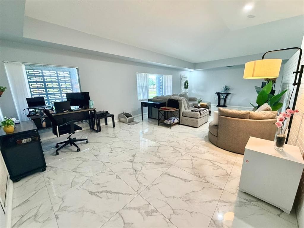 6004 MEMORIAL HIGHWAY, TAMPA, FL 33615 — zdjęcie 3