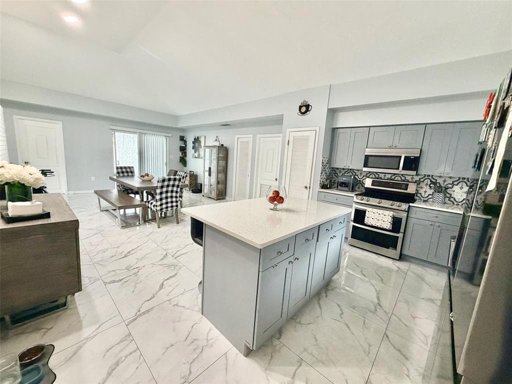 6004 MEMORIAL HIGHWAY, TAMPA, FL 33615 — zdjęcie 5