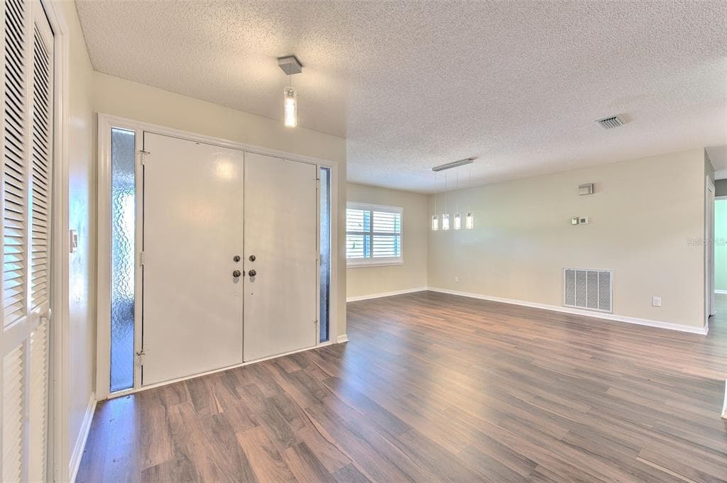 1812 NEW BEDFORD DRIVE, SUN CITY CENTER, FL 33573 — zdjęcie 4