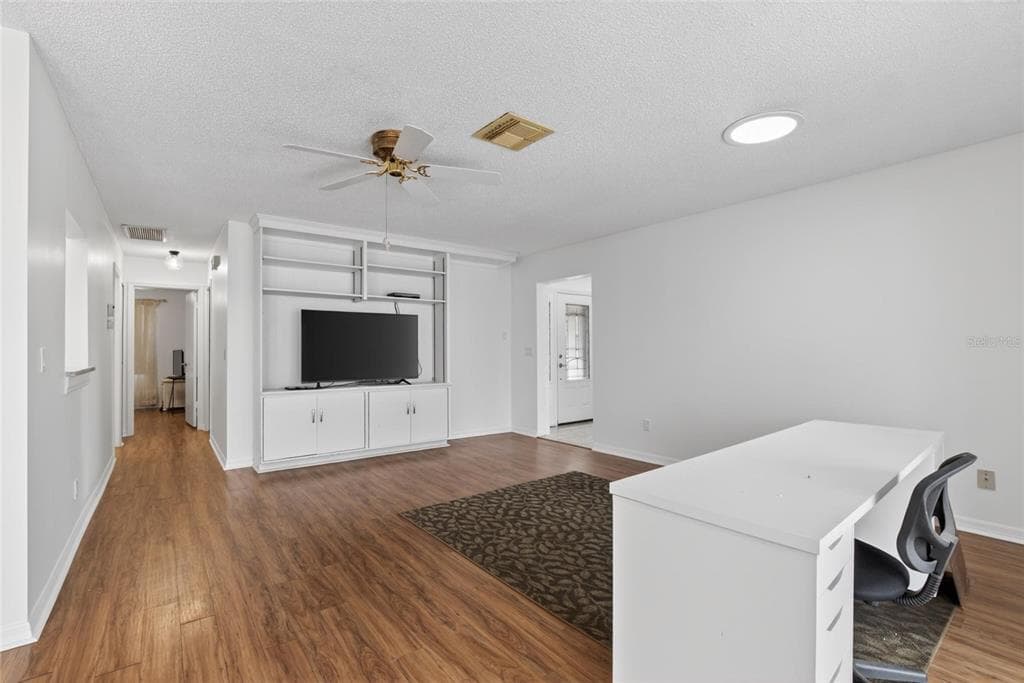213 GLENELLEN PLACE, SUN CITY CENTER, FL 33573 — zdjęcie 4
