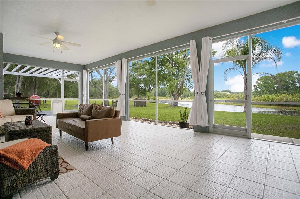 19616 LIVINGSTON AVENUE, LUTZ, FL 33559 — zdjęcie 2