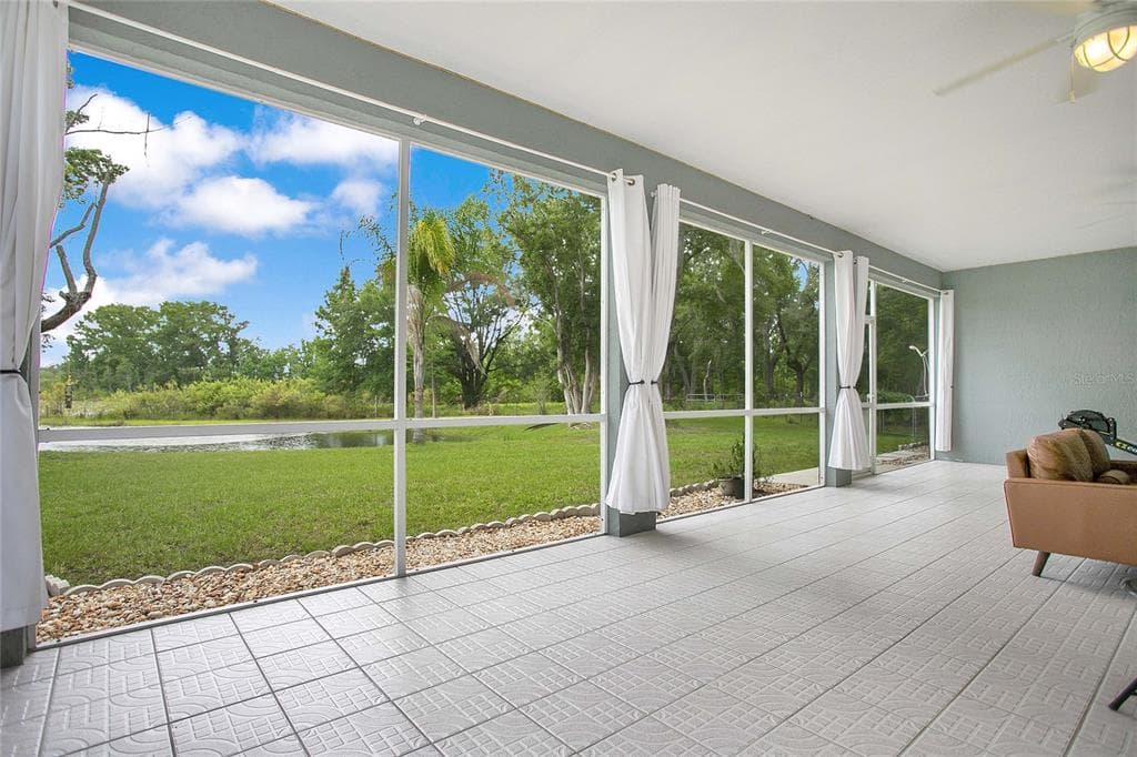 19616 LIVINGSTON AVENUE, LUTZ, FL 33559 — zdjęcie 3