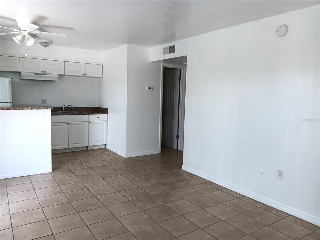 885 BELTREES STREET # 7, DUNEDIN, FL 34698 — zdjęcie 2