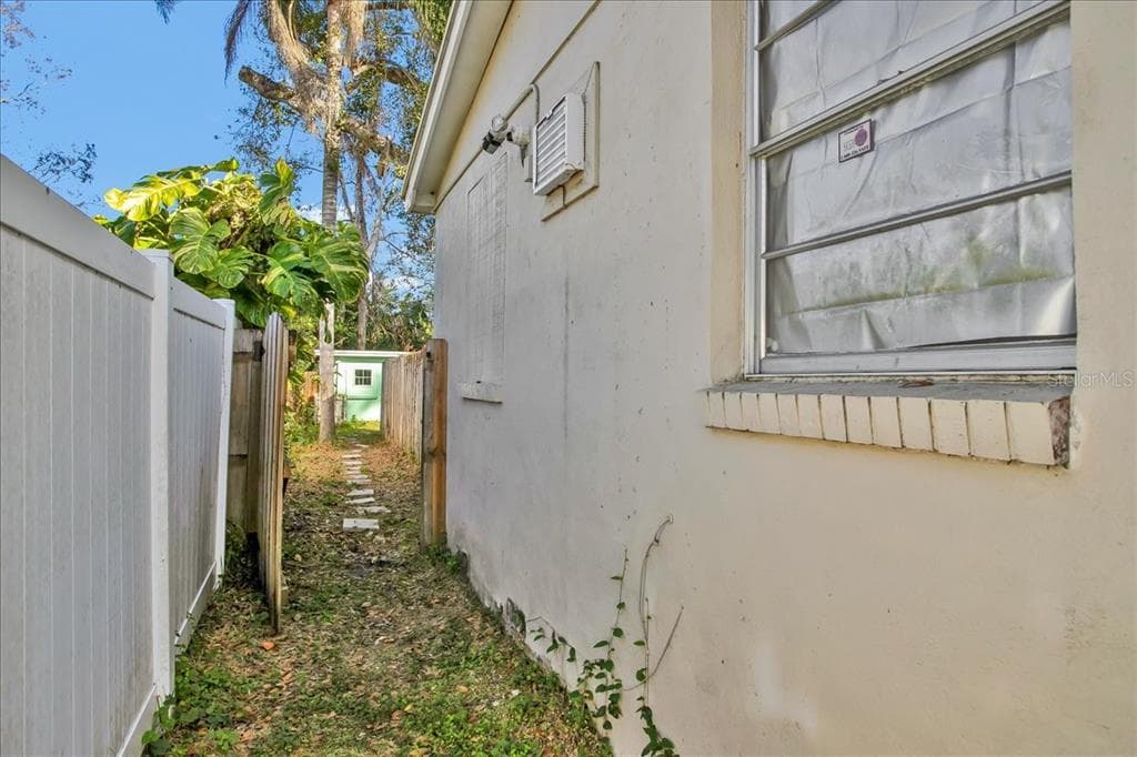 4017 WATSON ROAD, TAMPA, FL 33610 — zdjęcie 2
