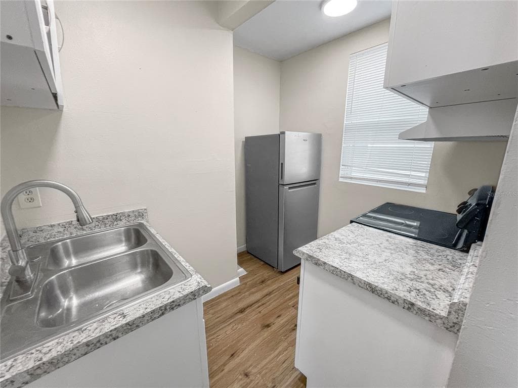 321 W IANTHE STREET # 6, TAVARES, FL 32778 — zdjęcie 2