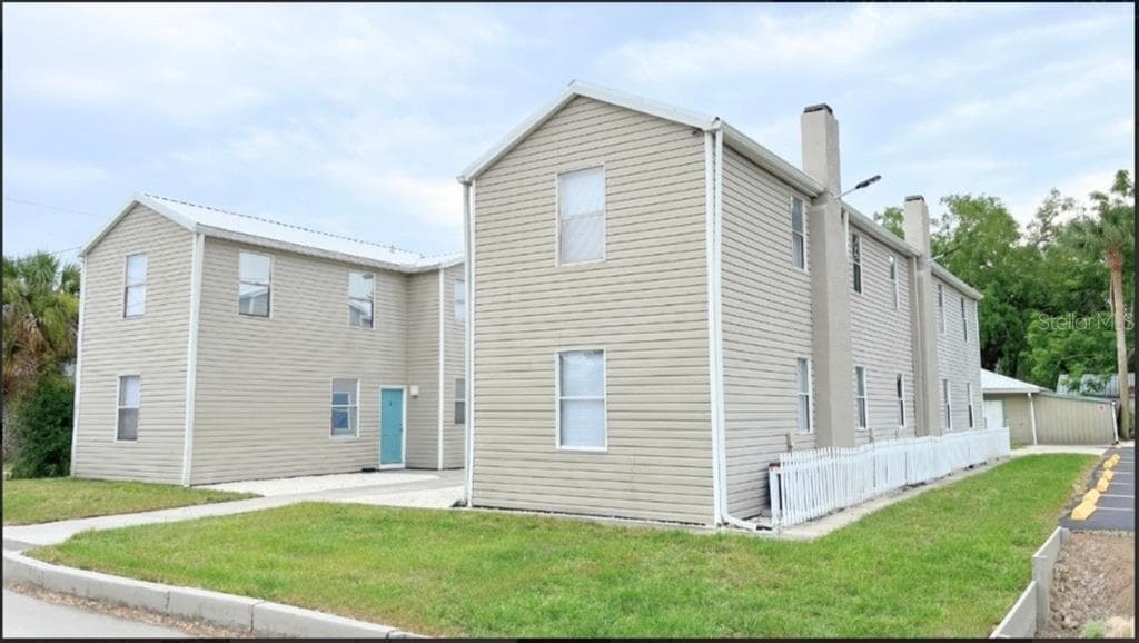 321 W IANTHE STREET # 6, TAVARES, FL 32778