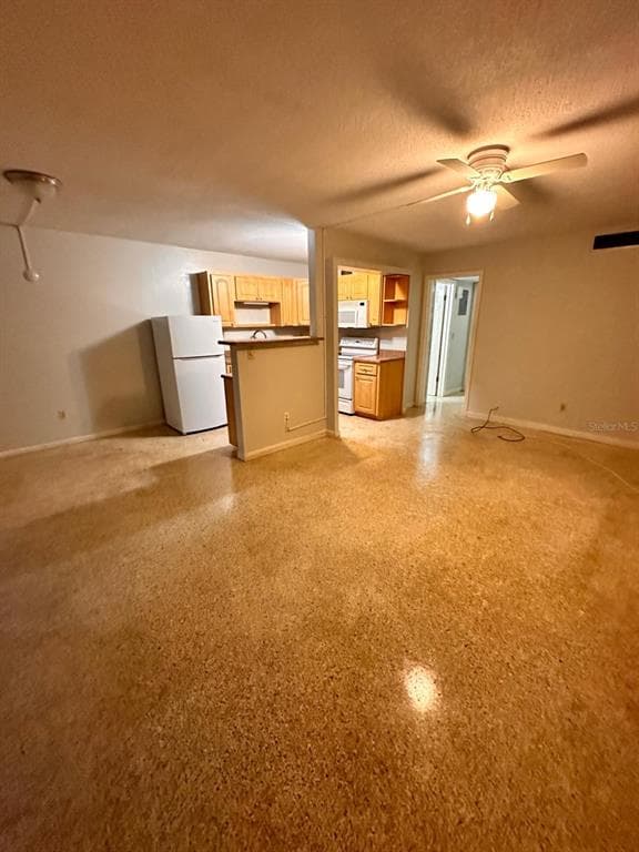 305 E DAKIN AVENUE # 11, KISSIMMEE, FL 34741 — zdjęcie 3