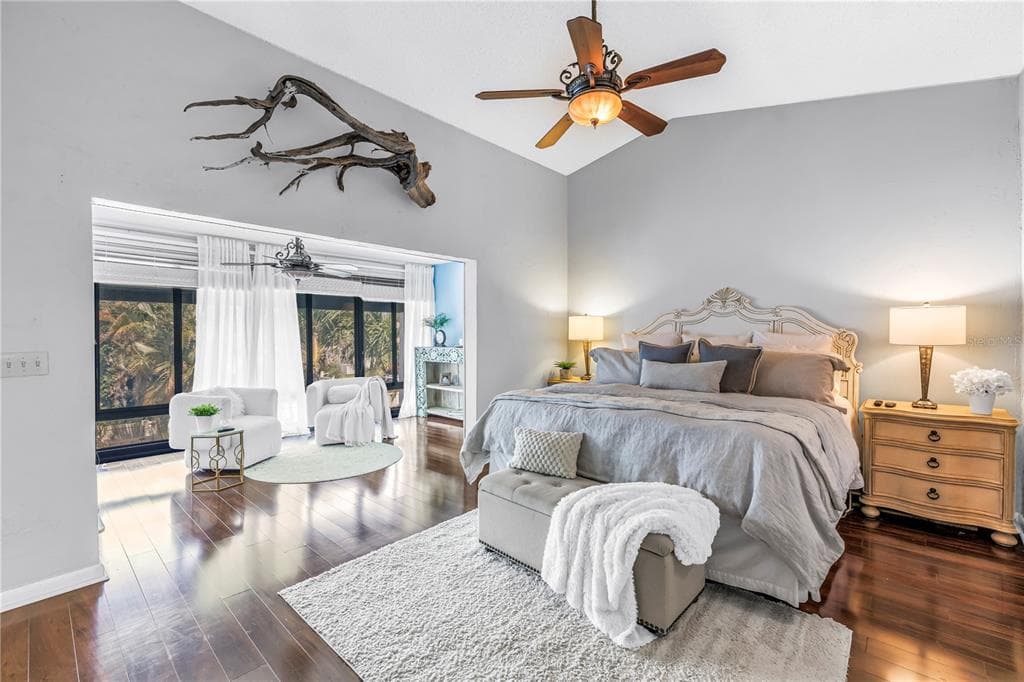 990 SAN CARLOS COURT NE, ST PETERSBURG, FL 33702 — zdjęcie 3