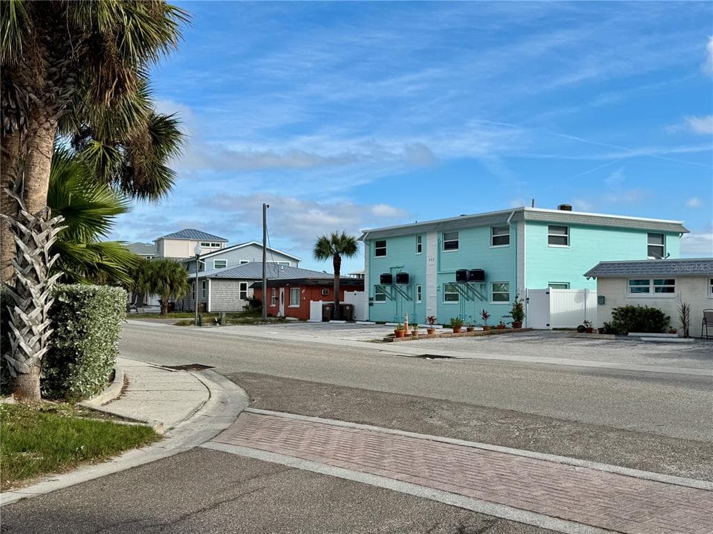 117 140TH AVENUE E # A, MADEIRA BEACH, FL 33708 — zdjęcie 3