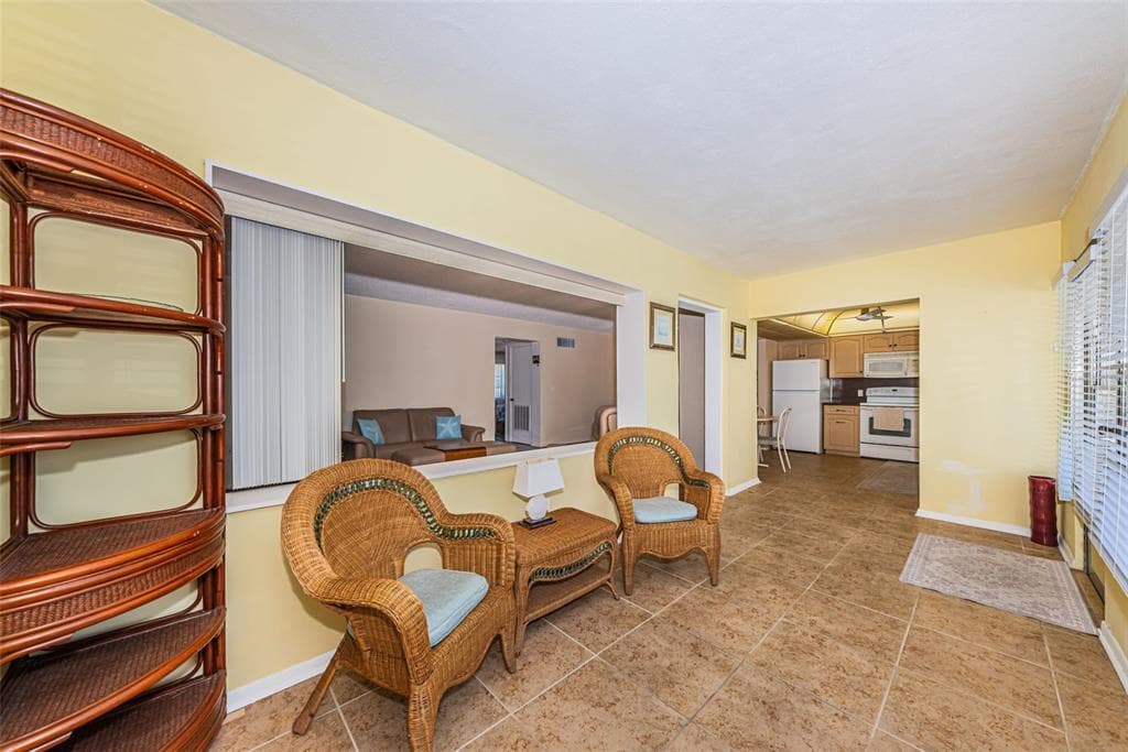 4700 COVE CIRCLE # 208, ST PETERSBURG, FL 33708 — zdjęcie 2