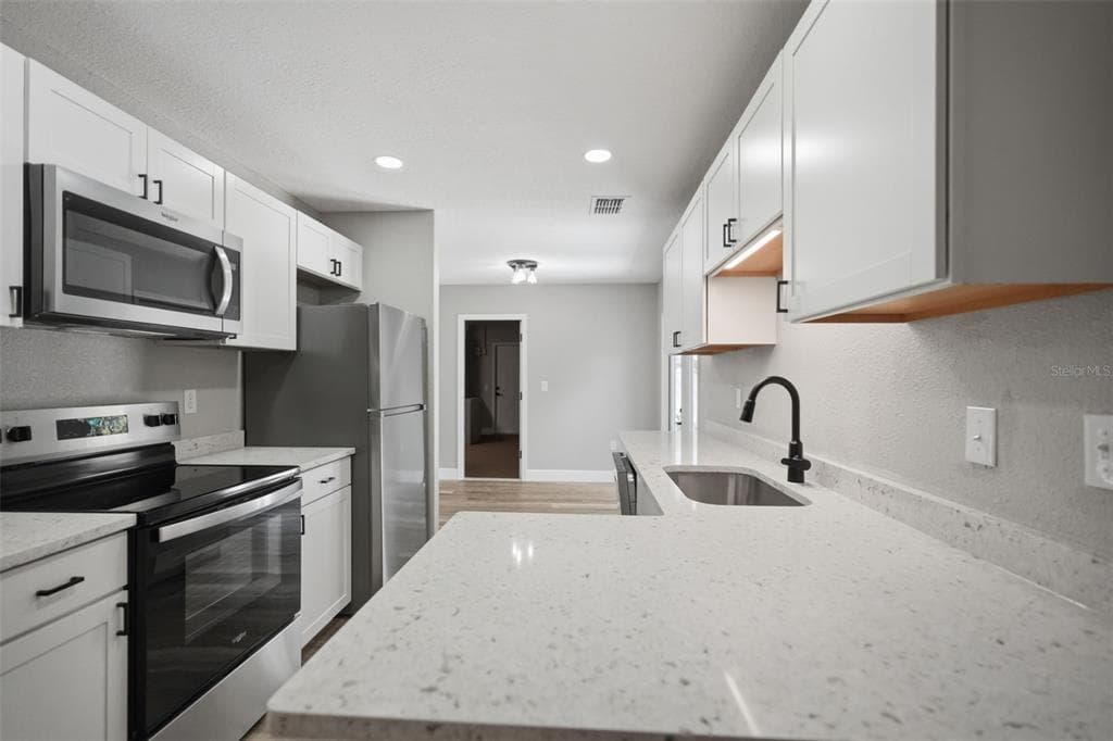 7407 DUNDEE WAY, WEEKI WACHEE, FL 34613 — zdjęcie 2