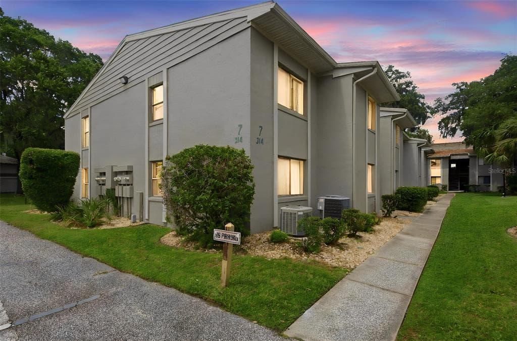314 PALM COAST PARKWAY NE # 202, PALM COAST, FL 32137