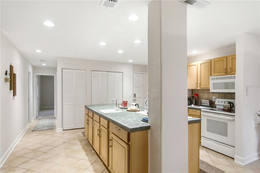 314 PALM COAST PARKWAY NE # 202, PALM COAST, FL 32137 — zdjęcie 5