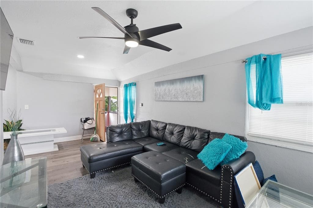 1340 13TH AVENUE S, ST PETERSBURG, FL 33713 — zdjęcie 4