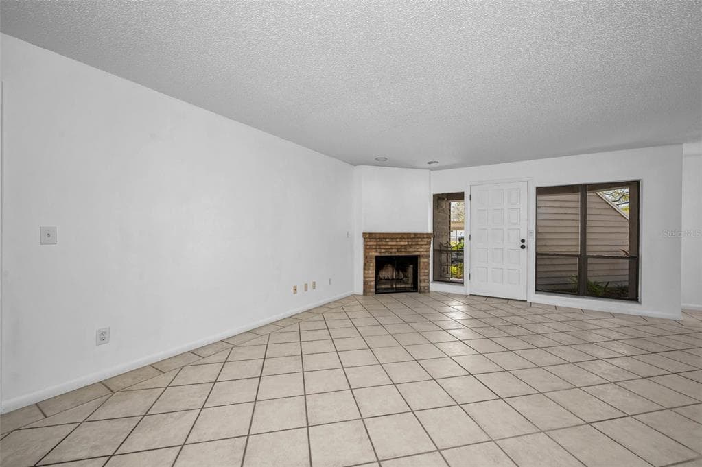10626 LONGWOOD DRIVE # 102, SEMINOLE, FL 33777 — zdjęcie 5