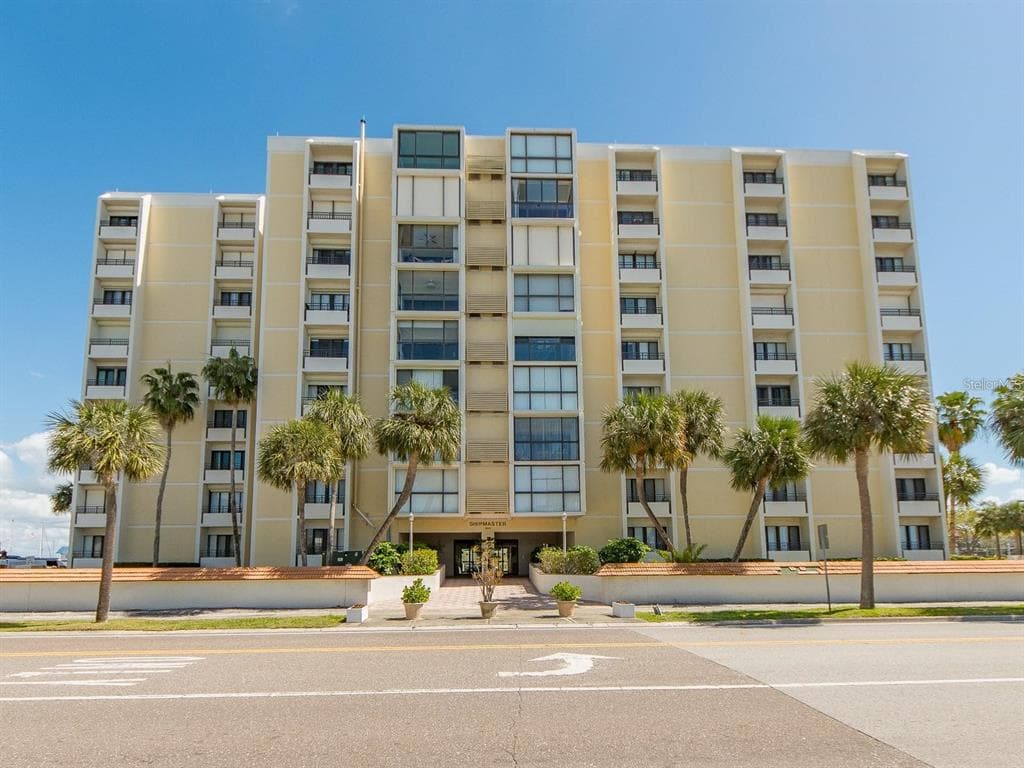 800 S GULFVIEW BOULEVARD # 305, CLEARWATER BEACH, FL 33767