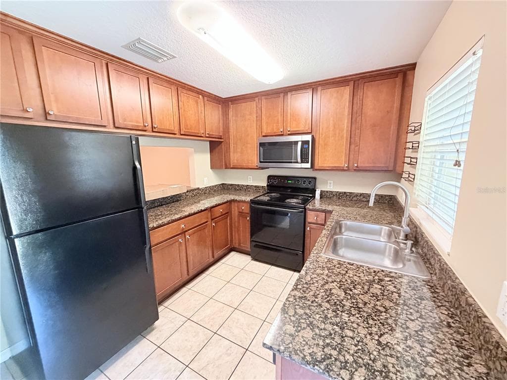 110 COQUINA BAY DRIVE, ST PETERSBURG, FL 33705 — zdjęcie 4