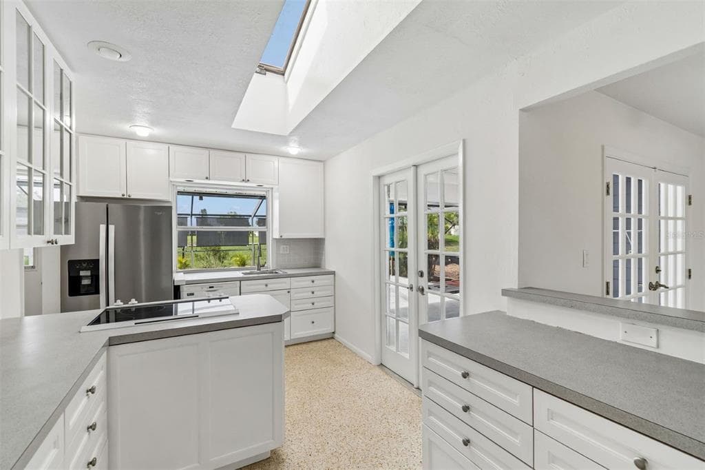 830 LA JOLLA AVENUE, SUN CITY CENTER, FL 33573 — zdjęcie 3