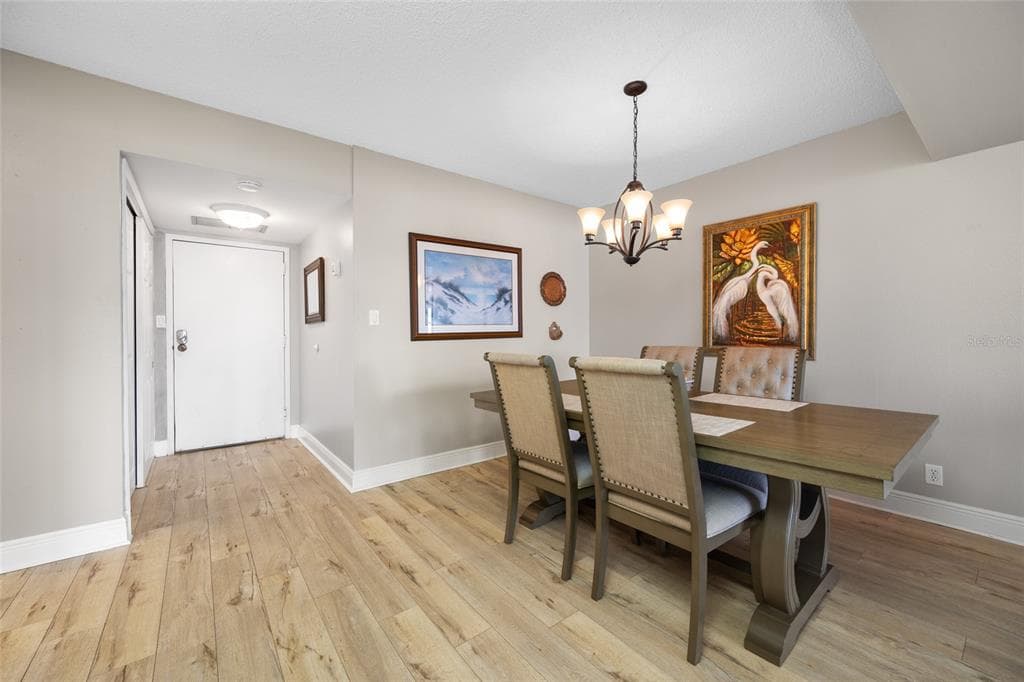 1621 GULF BOULEVARD # 706, CLEARWATER BEACH, FL 33767 — zdjęcie 4
