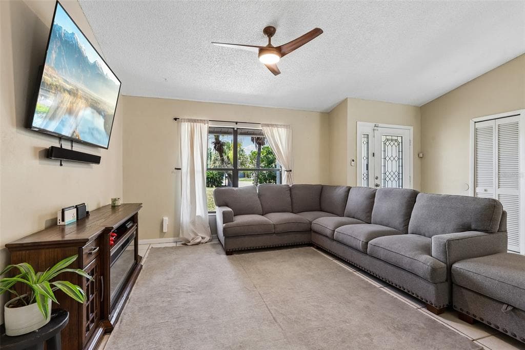 6805 LONGPOINTE WAY, TAMPA, FL 33615 — zdjęcie 3