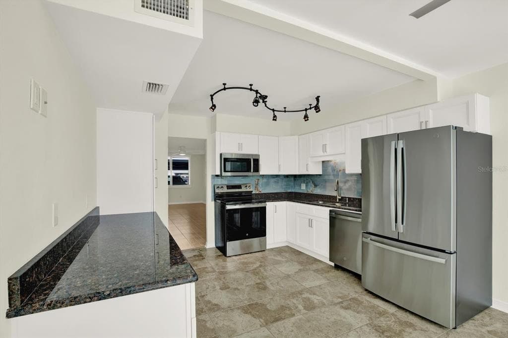 4715 BAY STREET NE # 126, ST PETERSBURG, FL 33703 — zdjęcie 4