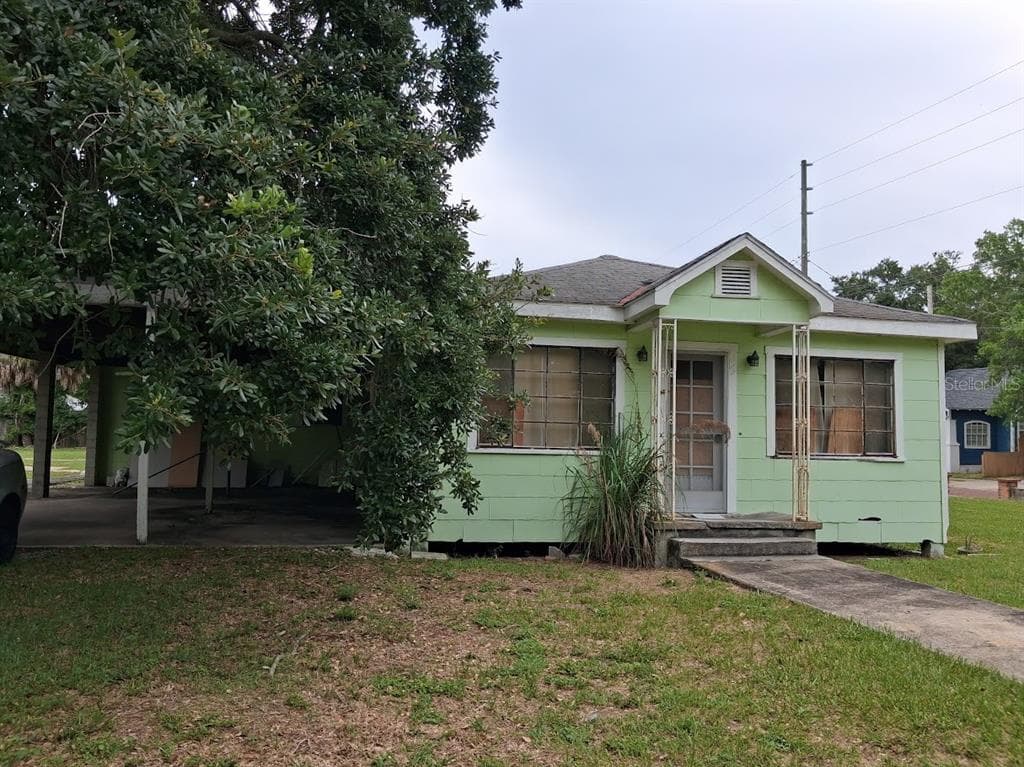 217 BANANA STREET, TARPON SPRINGS, FL 34689