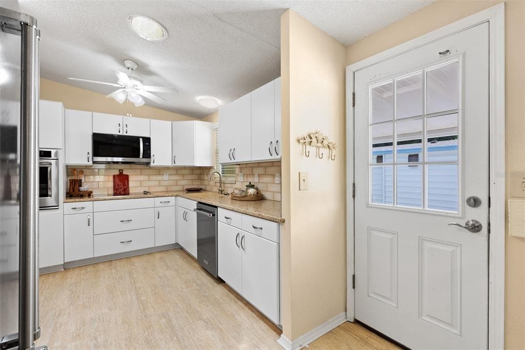 1726 HILTON HEAD BOULEVARD, LADY LAKE, FL 32159 — zdjęcie 5
