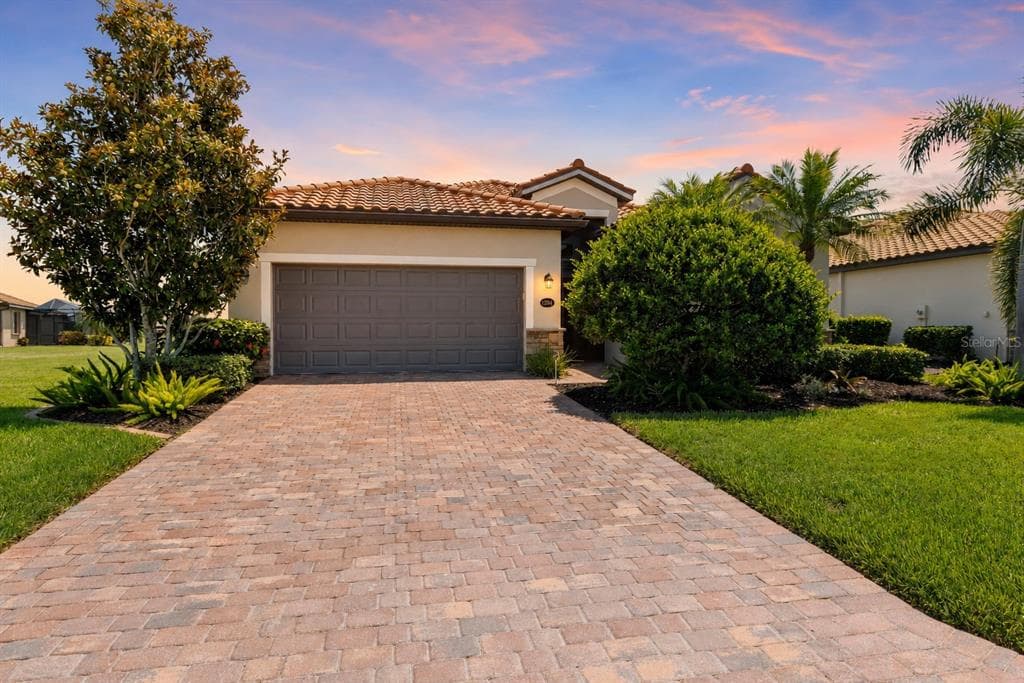 6907 QUIET CREEK DRIVE, BRADENTON, FL 34212