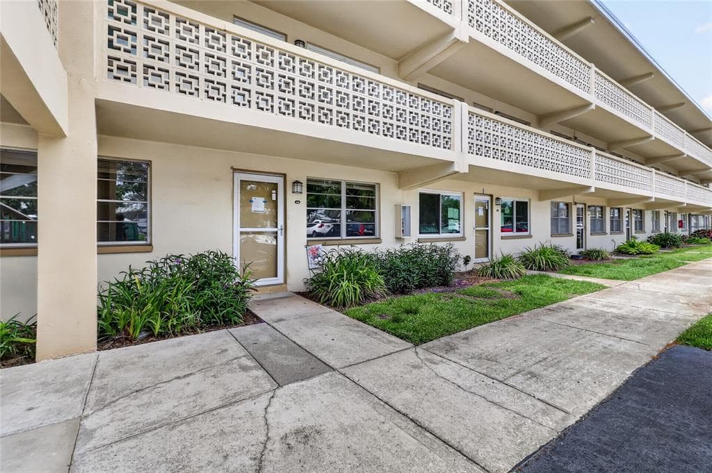 951 79TH AVENUE N # 115, ST PETERSBURG, FL 33702 — zdjęcie 3