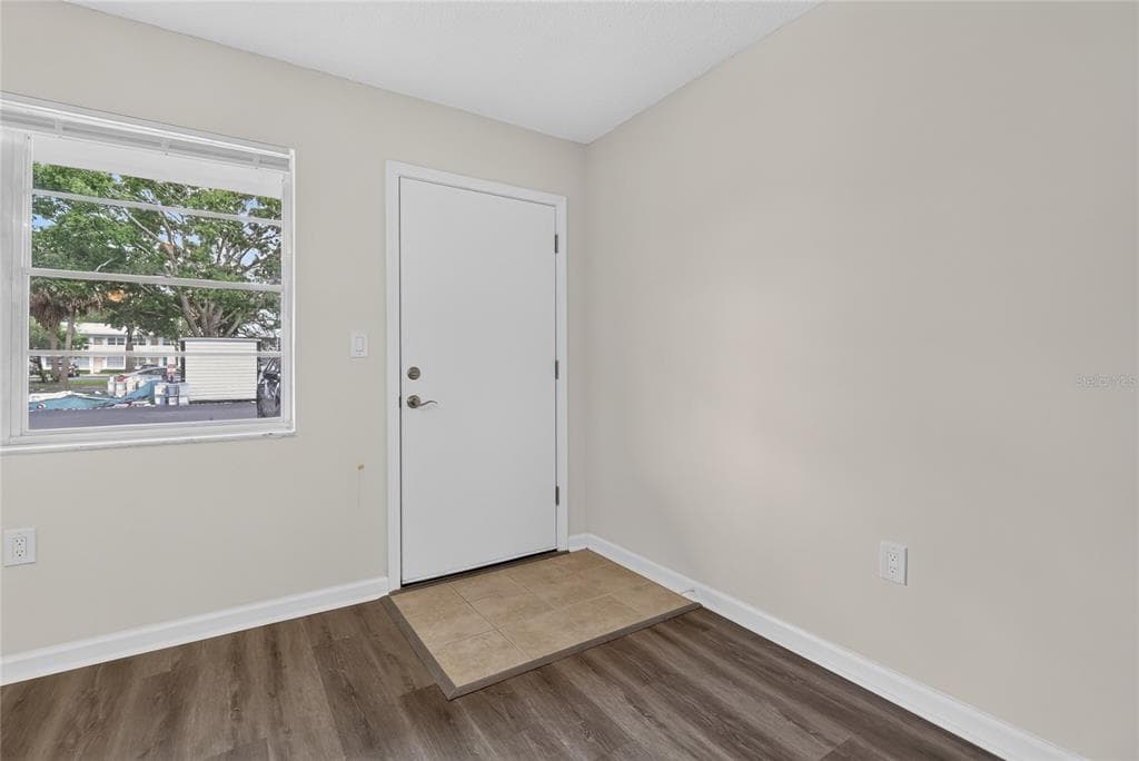 951 79TH AVENUE N # 115, ST PETERSBURG, FL 33702 — zdjęcie 5