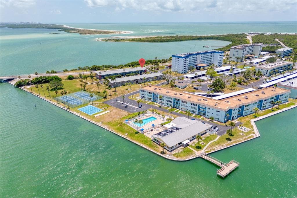 2 CAUSEWAY BOULEVARD # 102, DUNEDIN, FL 34698