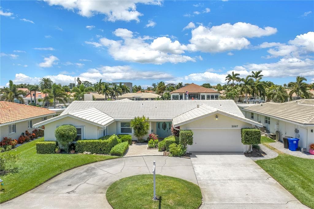 2067 MASSACHUSETTS AVENUE NE, ST PETERSBURG, FL 33703 — zdjęcie 2