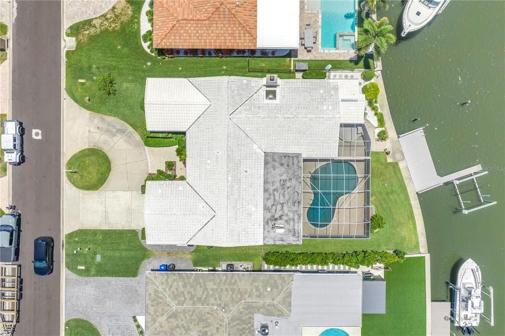 2067 MASSACHUSETTS AVENUE NE, ST PETERSBURG, FL 33703 — zdjęcie 3