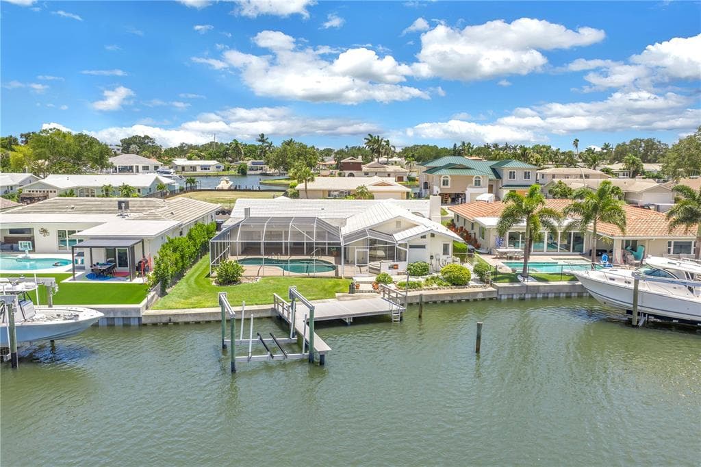 2067 MASSACHUSETTS AVENUE NE, ST PETERSBURG, FL 33703