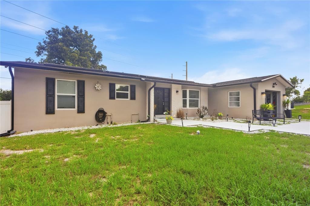 2067 E BARLINGTON DRIVE, DELTONA, FL 32725