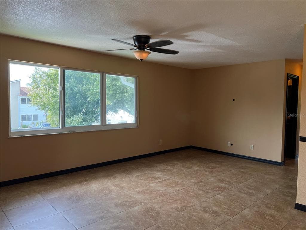22481 WESTCHESTER BOULEVARD # B27, PUNTA GORDA, FL 33980 — zdjęcie 4