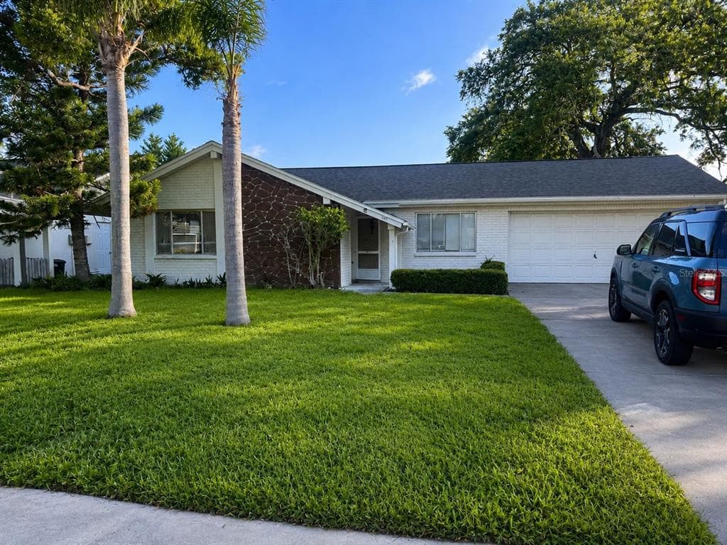8213 SPLIT RAIL LANE, HUDSON, FL 34667