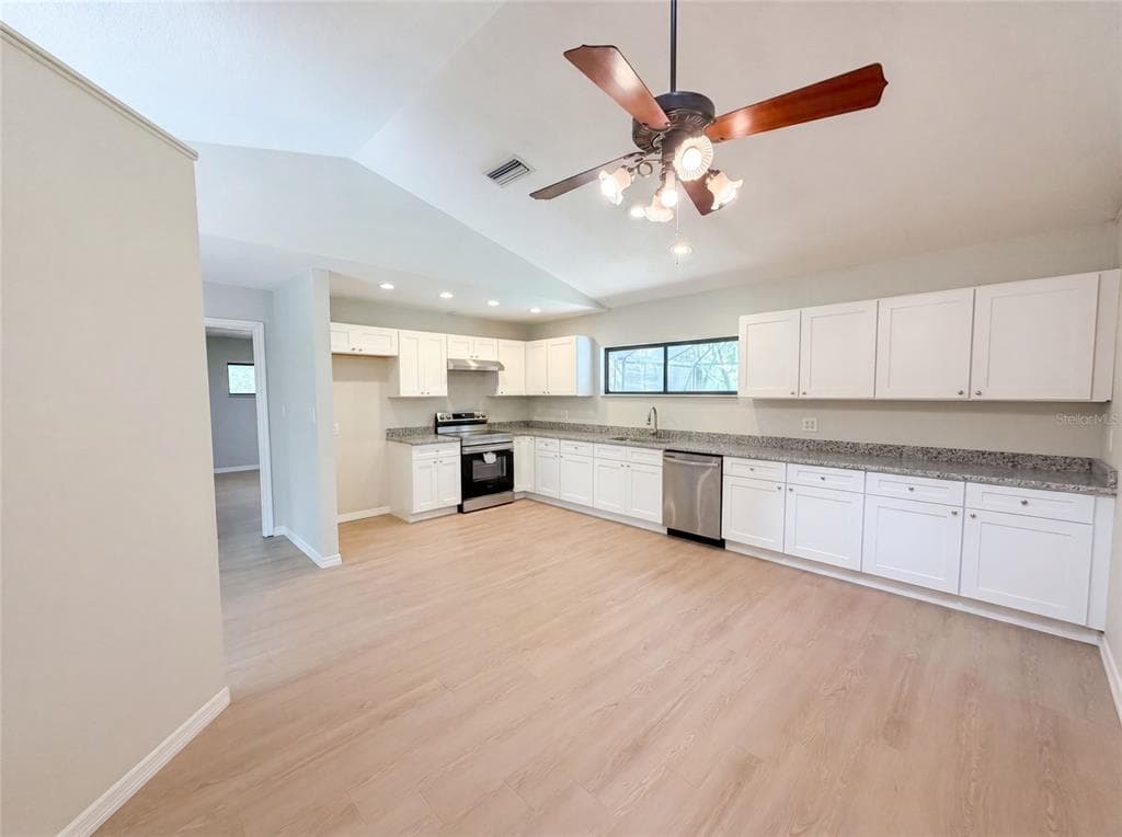 3739 LAKE GRIFFIN ROAD, LADY LAKE, FL 32159 — zdjęcie 2