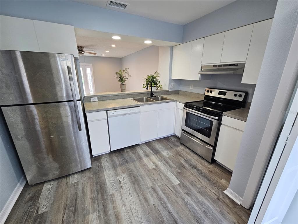 13817 STONE MILL WAY, TAMPA, FL 33613 — zdjęcie 2