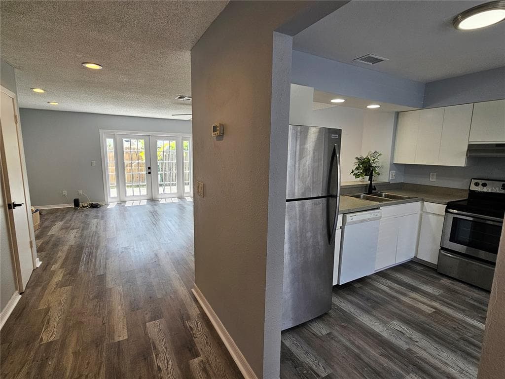 13817 STONE MILL WAY, TAMPA, FL 33613 — zdjęcie 4