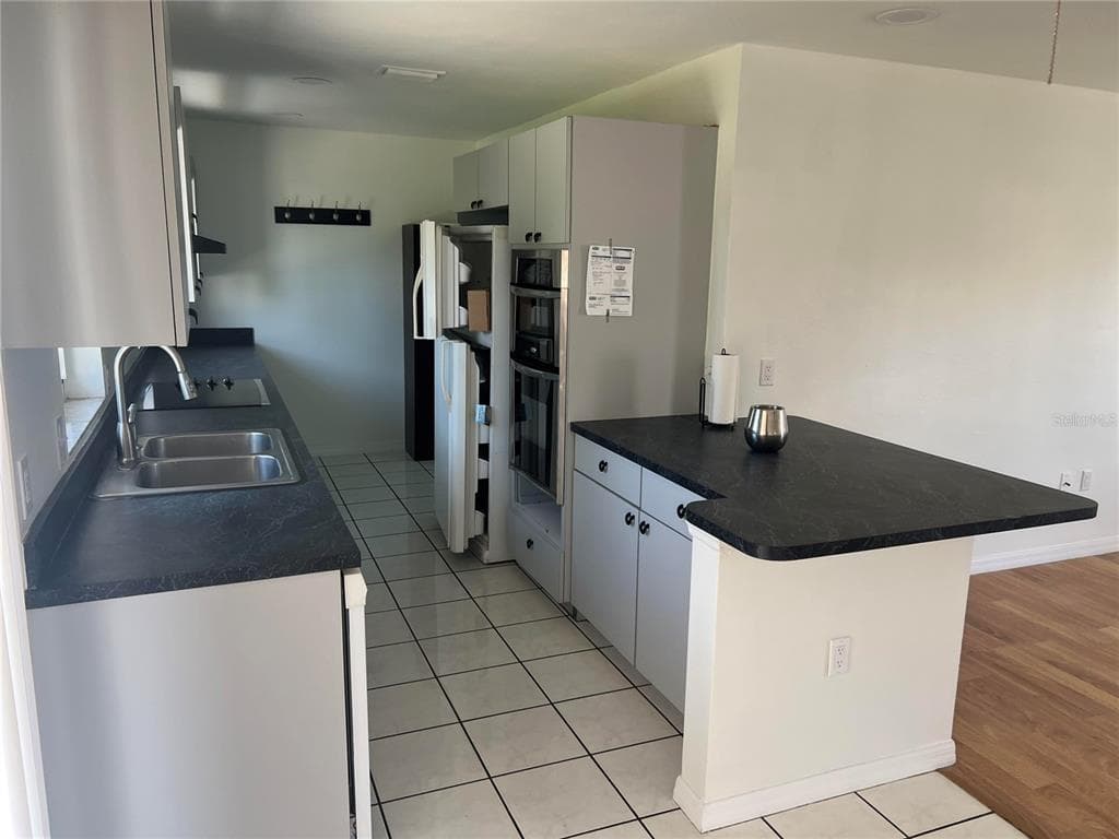 10934 FREEDOM BOULEVARD, SEMINOLE, FL 33772 — zdjęcie 3