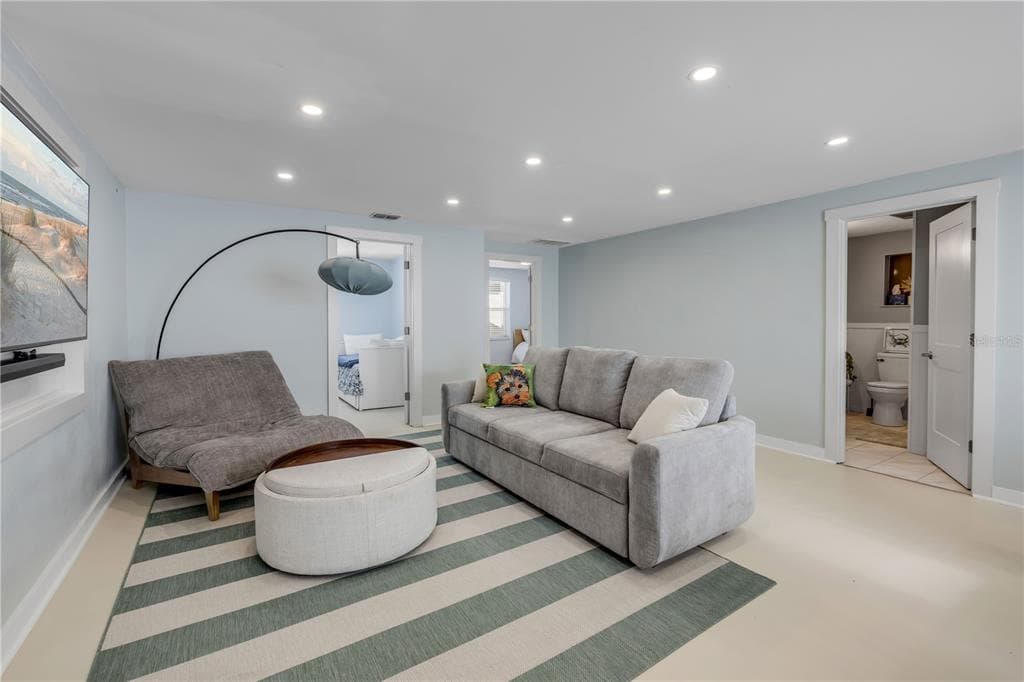 308 DUE EAST STREET, NEW SMYRNA BEACH, FL 32169 — zdjęcie 2