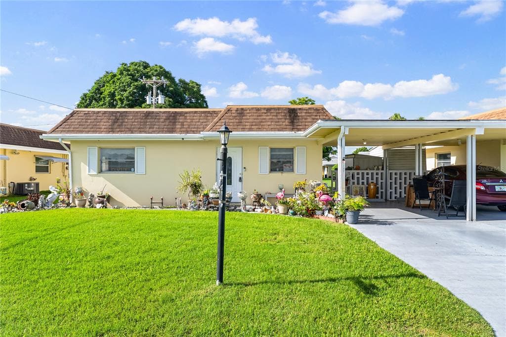2208 GARDENIA WAY, LEHIGH ACRES, FL 33936