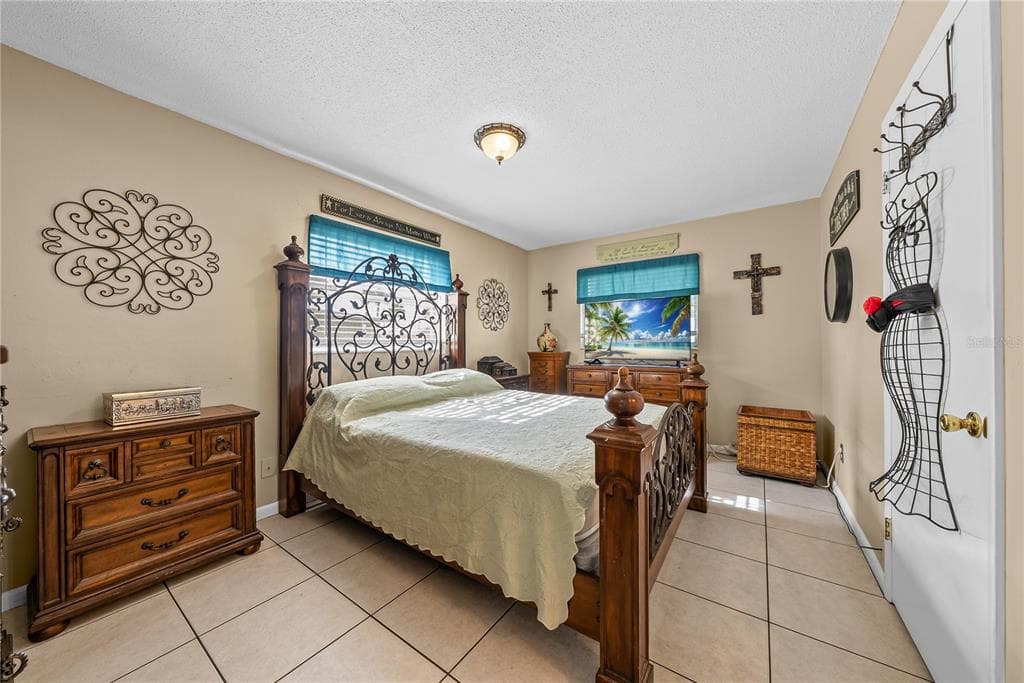 2208 GARDENIA WAY, LEHIGH ACRES, FL 33936 — zdjęcie 5